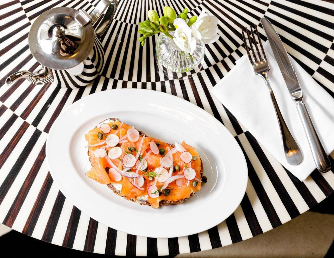 Riggs Washington Dc Hotel Luaran gambar Salmon and cucumber salad