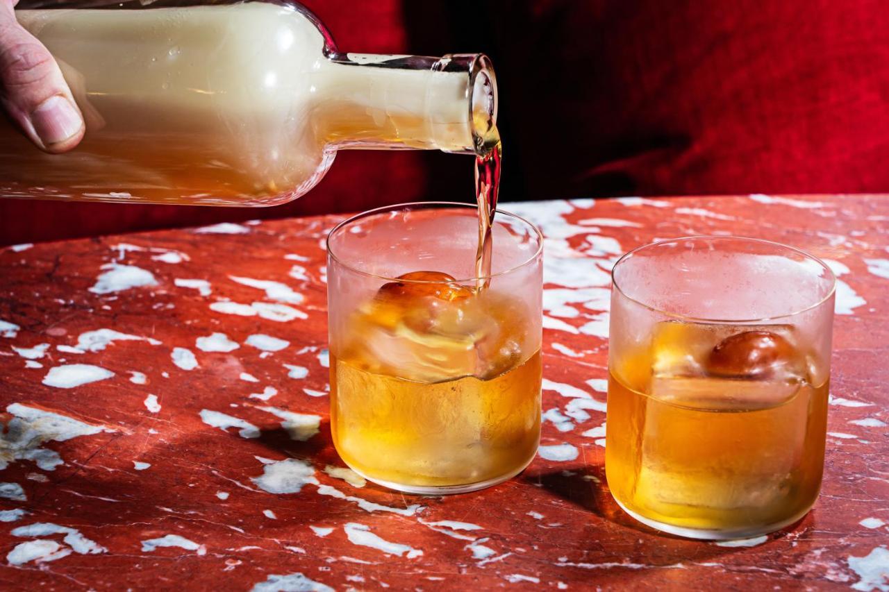 Riggs Washington Dc Hotel Luaran gambar A bottle of Canadian whisky